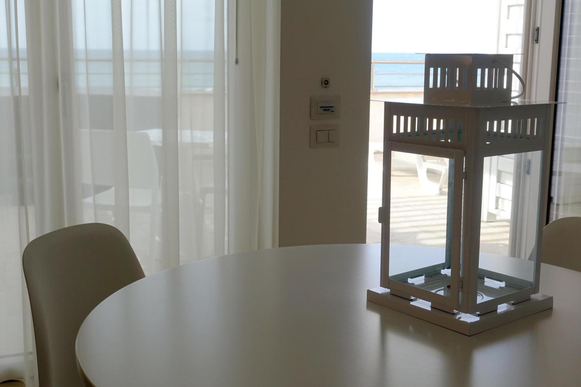 Hotel E Residence Il Faro Acciaroli Bagian luar foto