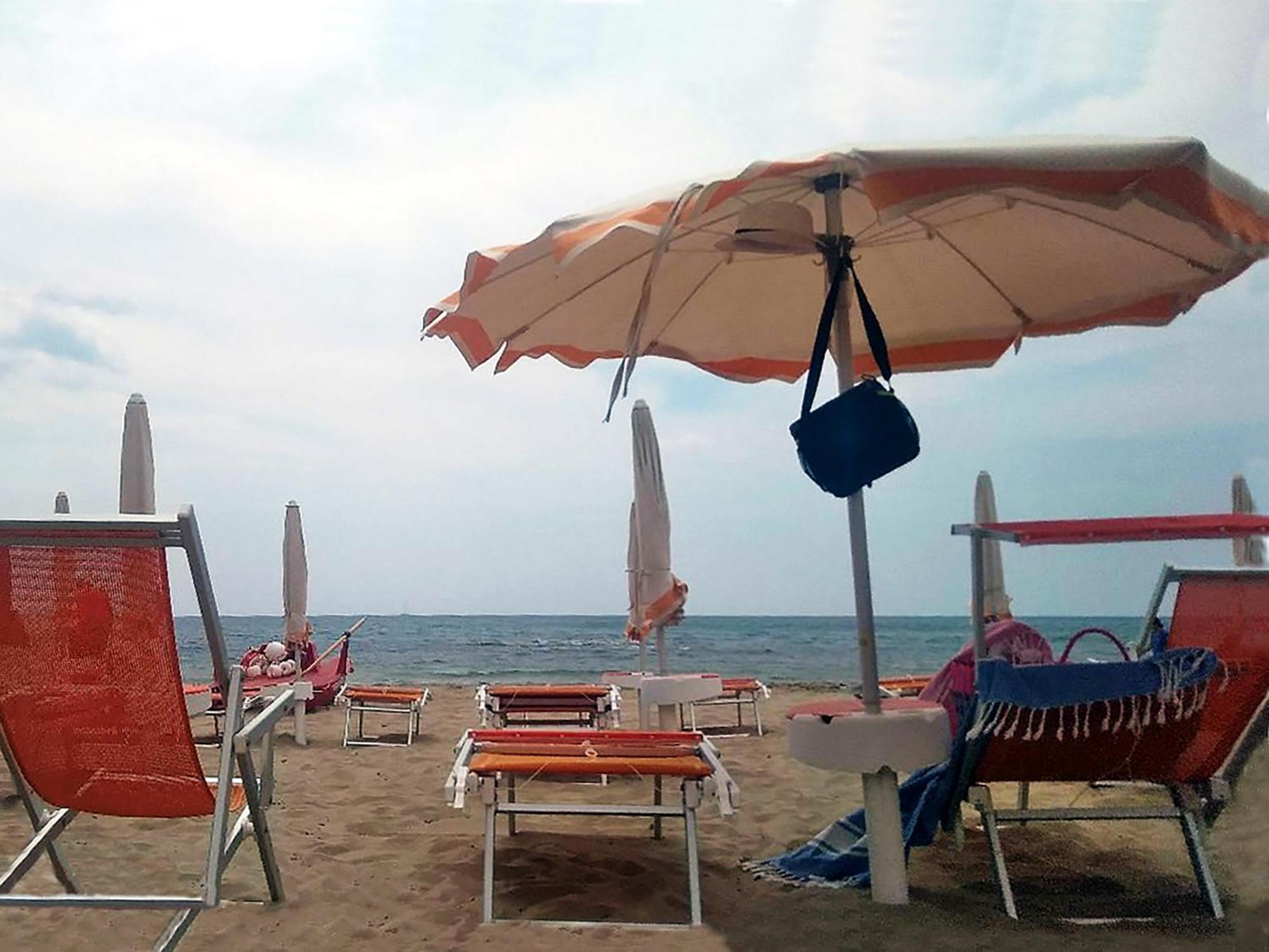 Hotel E Residence Il Faro Acciaroli Bagian luar foto